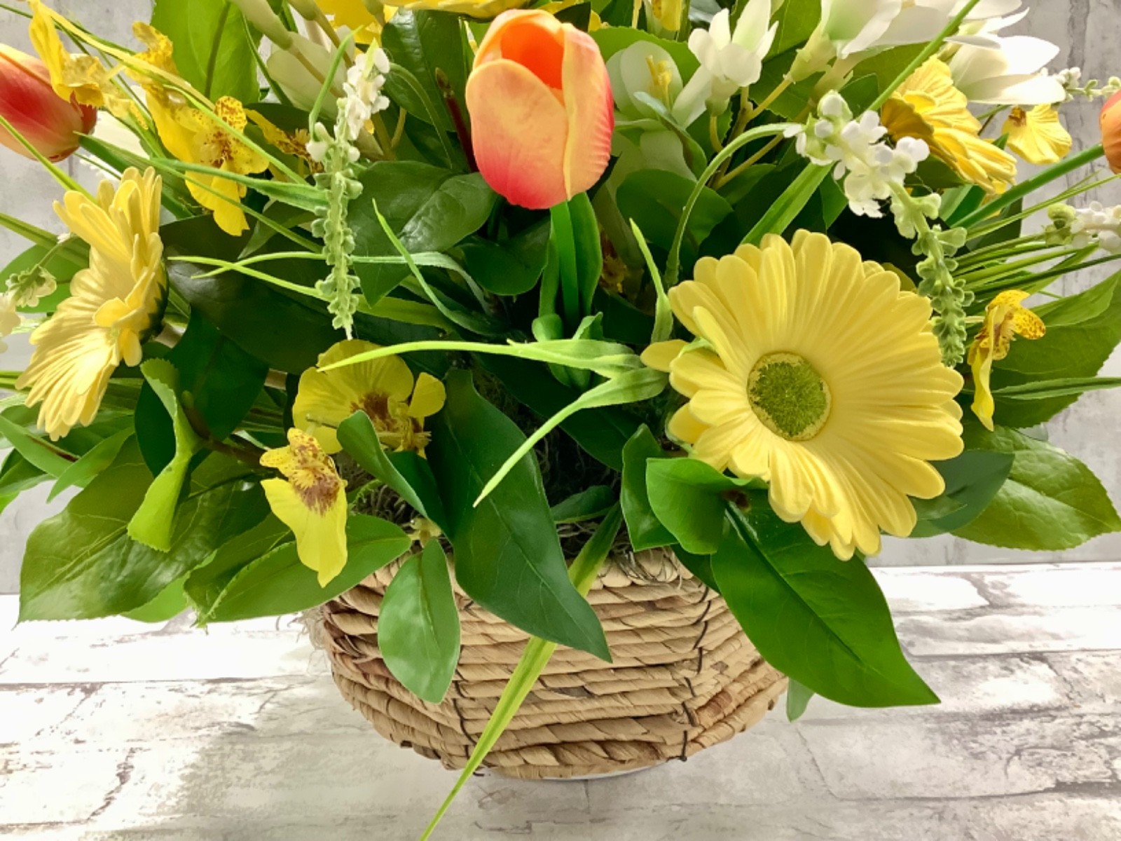 Real Touch Real Feel Spring Floral Arrangement Tulips Daisies Large 19″x15″