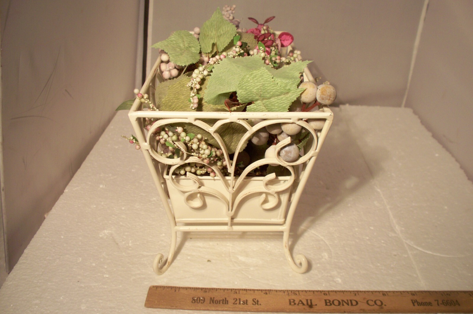Dining Table Metal Centerpiece Decoration Spring Ivy Grapes etc