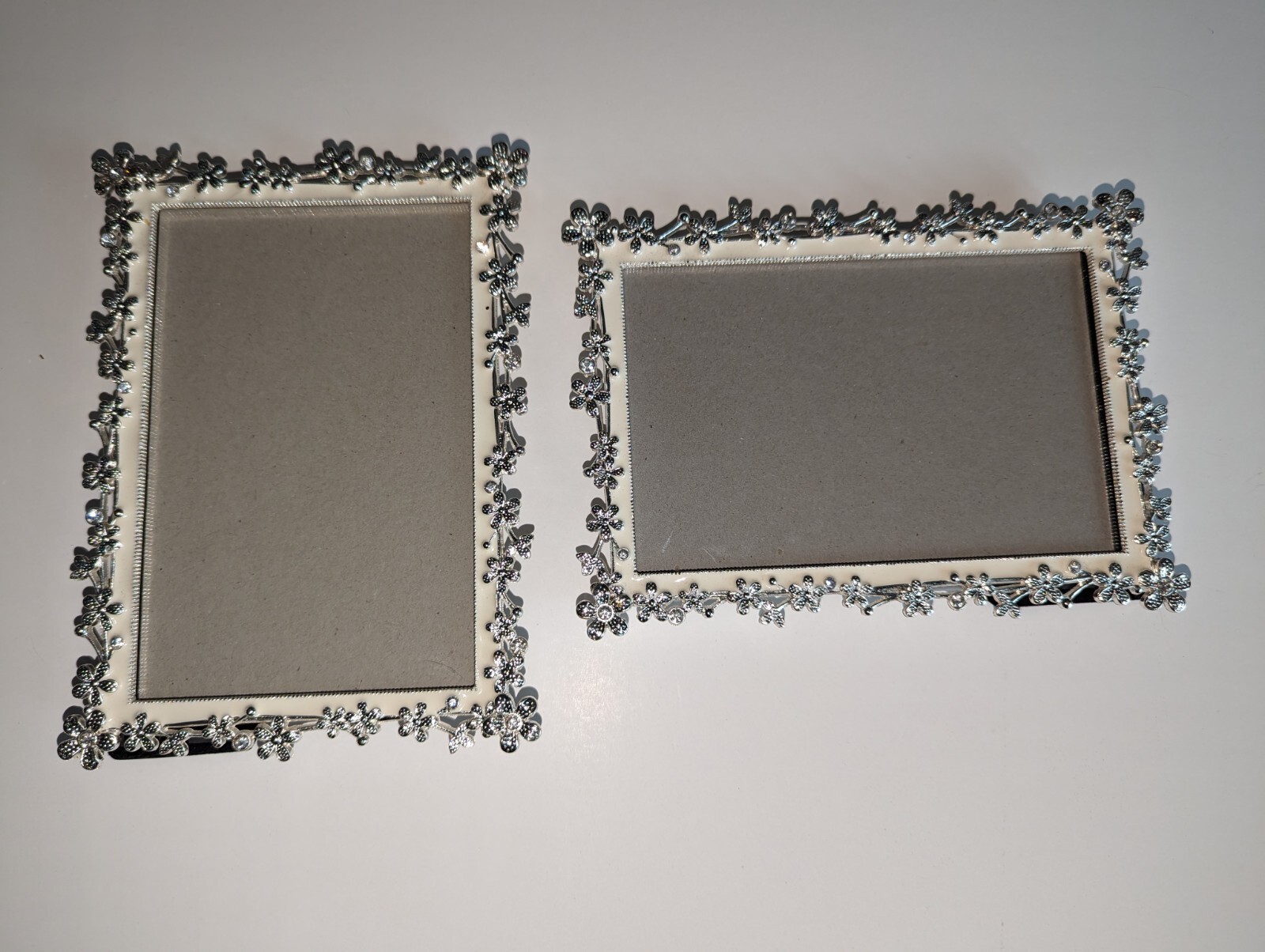 Set of 2 5×7 Silver Flower Edge With Crystal Embellishments And Built In…
