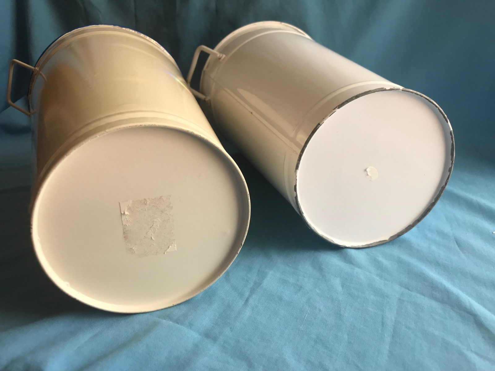 2 White & Beige / Tan Pre-Owned Shabby-Chic Metal Flower Stand Buckets / Vase