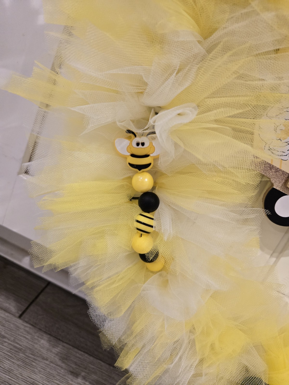 Handmade 20 In Tulle Spring/Summer Yellow & White 🐝🦋 Wreath:Oh Honey Camper