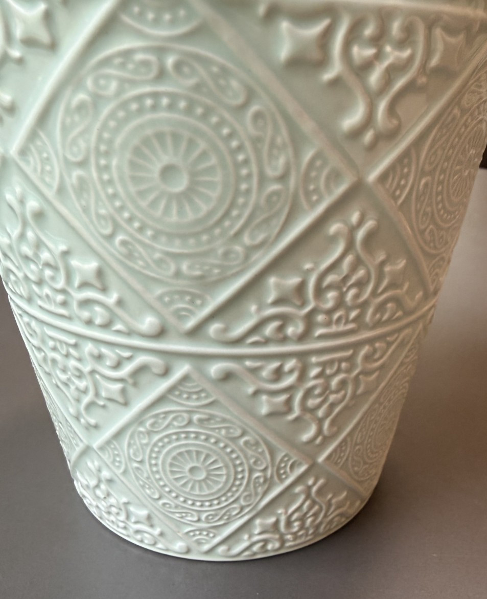 Lt. Green Floral Relief Pattern Ceramic Vase, Plant Pot or Utensil Holder 5.5″