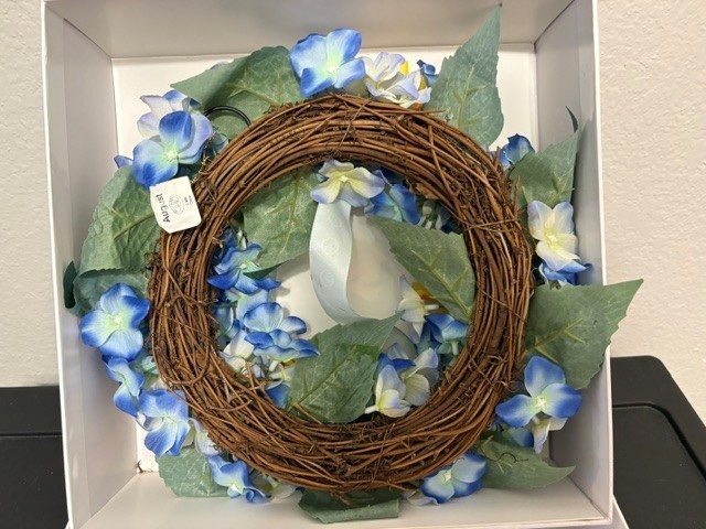 REDUCED! Danbury Mint 11″ AUGUST Willabee & Ward Wreath of Month Sea Shells!