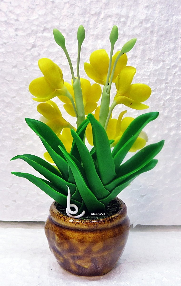 US Stock 4″H Handmade Air-Dry-Clay-Crafted Cymbidium Orchid Arranged in Pot
