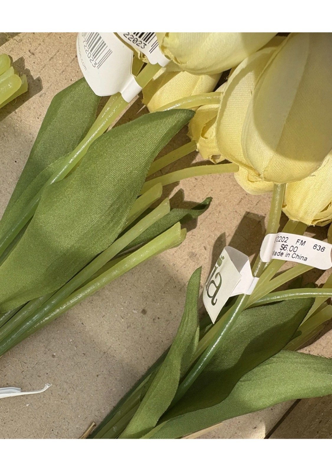 New in Box 6 Bunches of 11″ Artifical Tulips by SIA