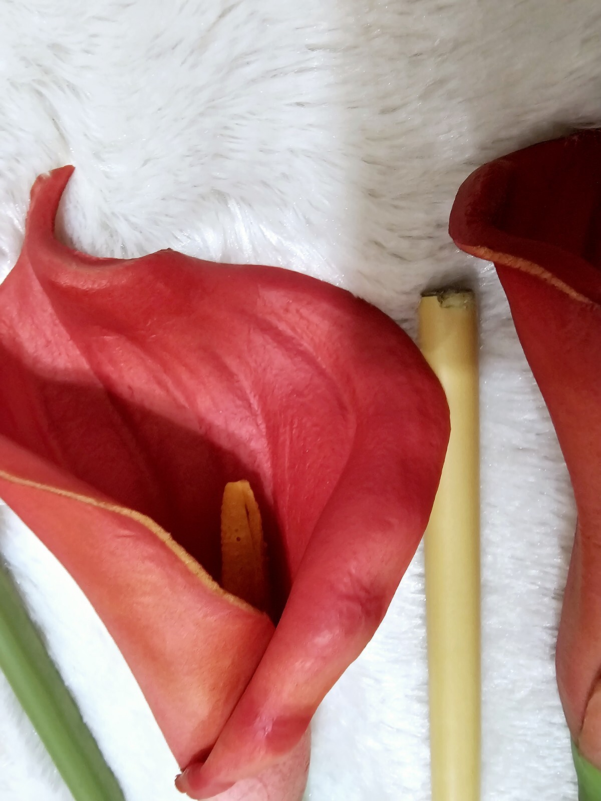 14pcs Faux Calla Lily Flowers 26″ Tall with French Galvanized Vase + 3 Decorativ