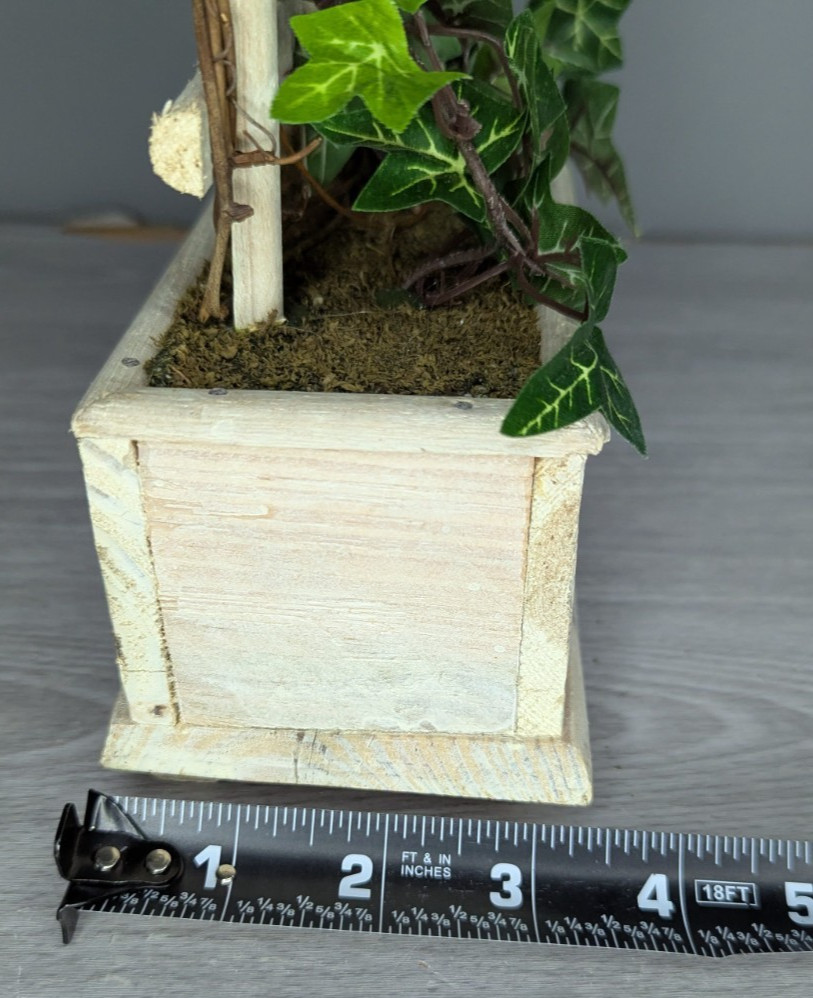 Classic Silks Craft Trellis with Ivy NWT 13″ Tall Wooden Box