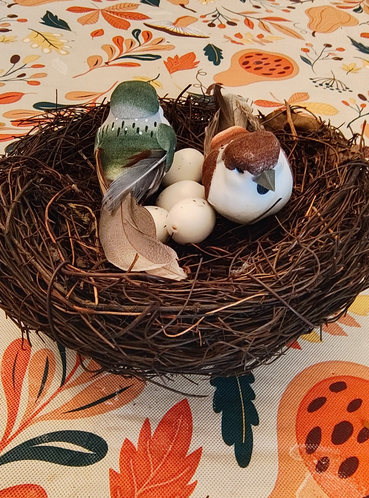 6″ Artificial Faux Bird’s nest with 2 Bird’s & Eggs.