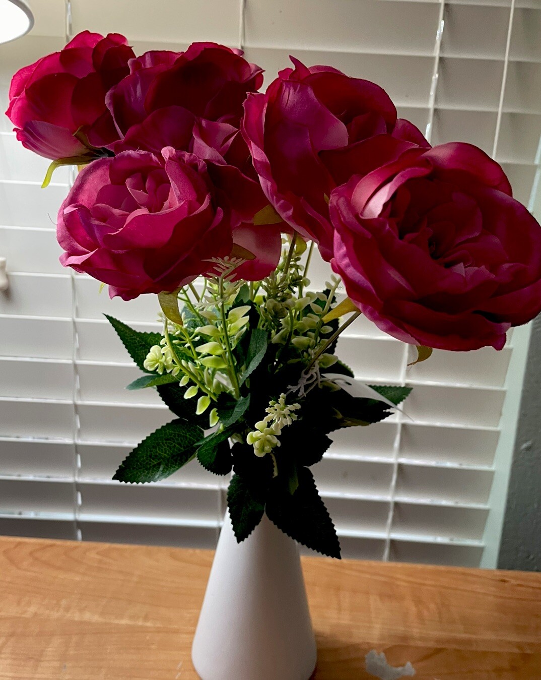 Austin Roses Bouquet 17″ x 9″