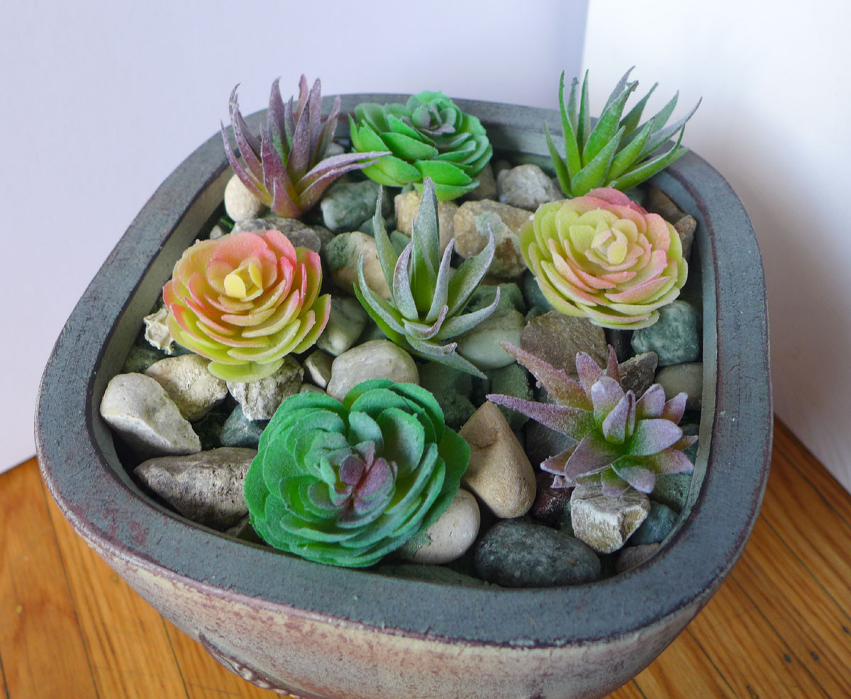 8 Mini Artificial Grass Flocking Rose and aloe Plants (Green Yellow Purple)