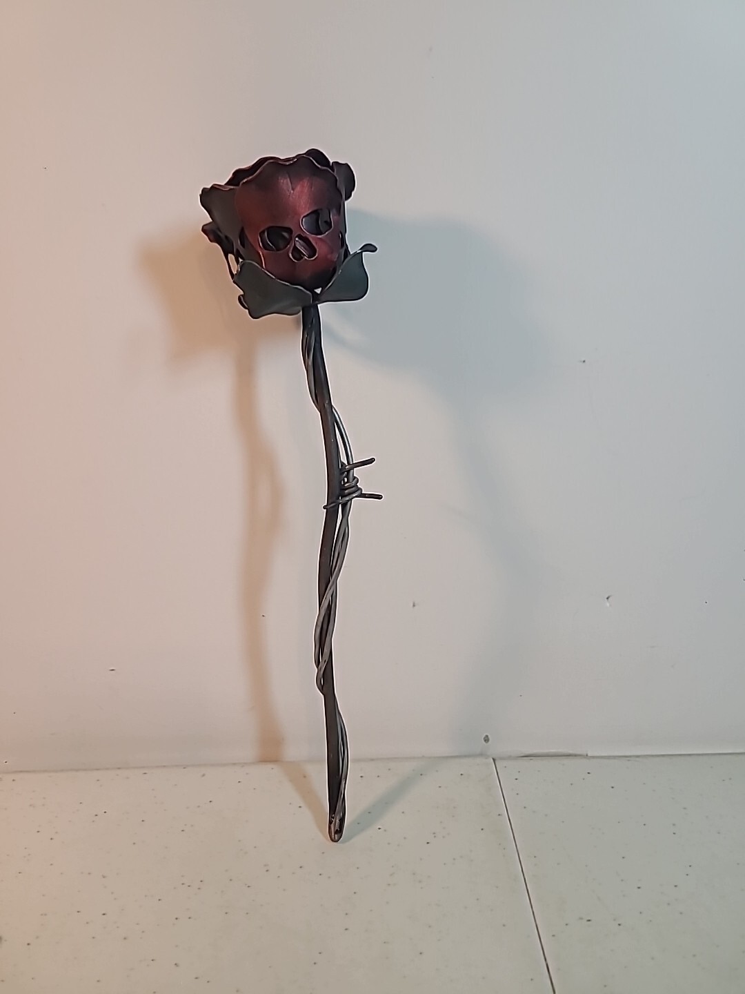 Steel & Barbed Wire Red Rose Skull Petals – Gothic Decor – Full Bloom Excellent
