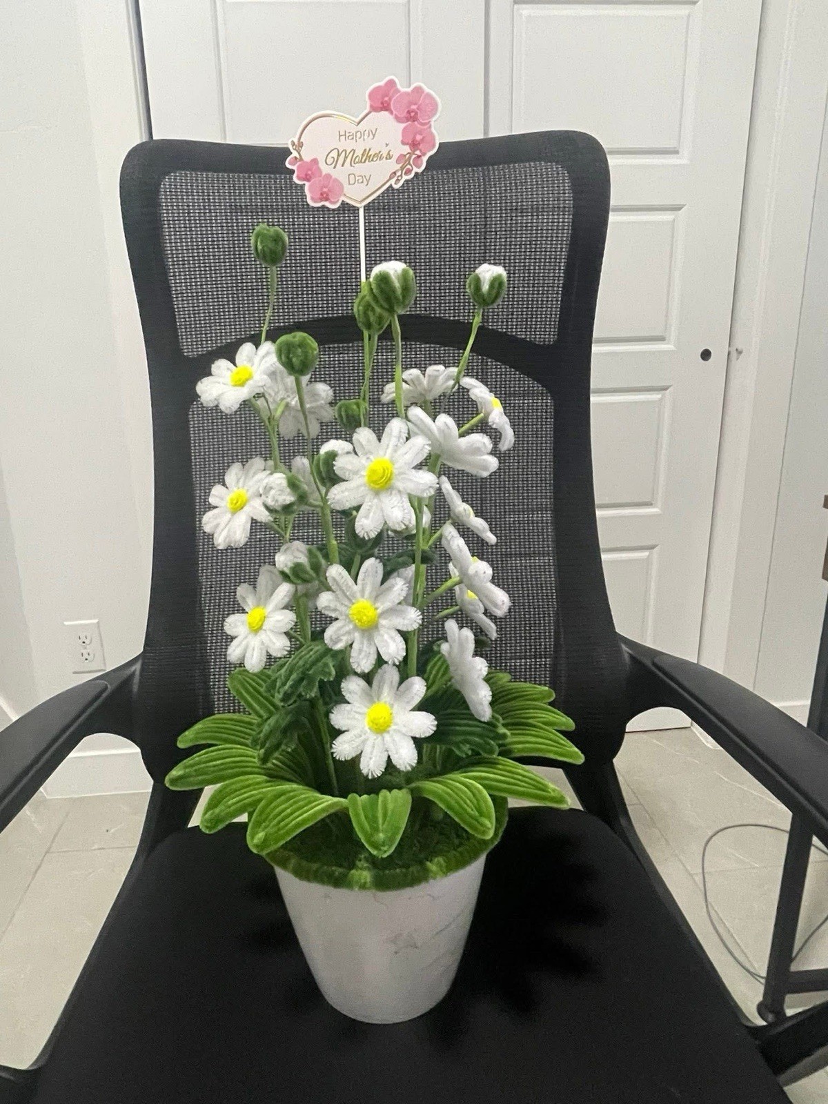 10 pcs/ $34.95 each FuzzyWire -Daisy Gerbera Lily Pot & Wrapped Bouquet
