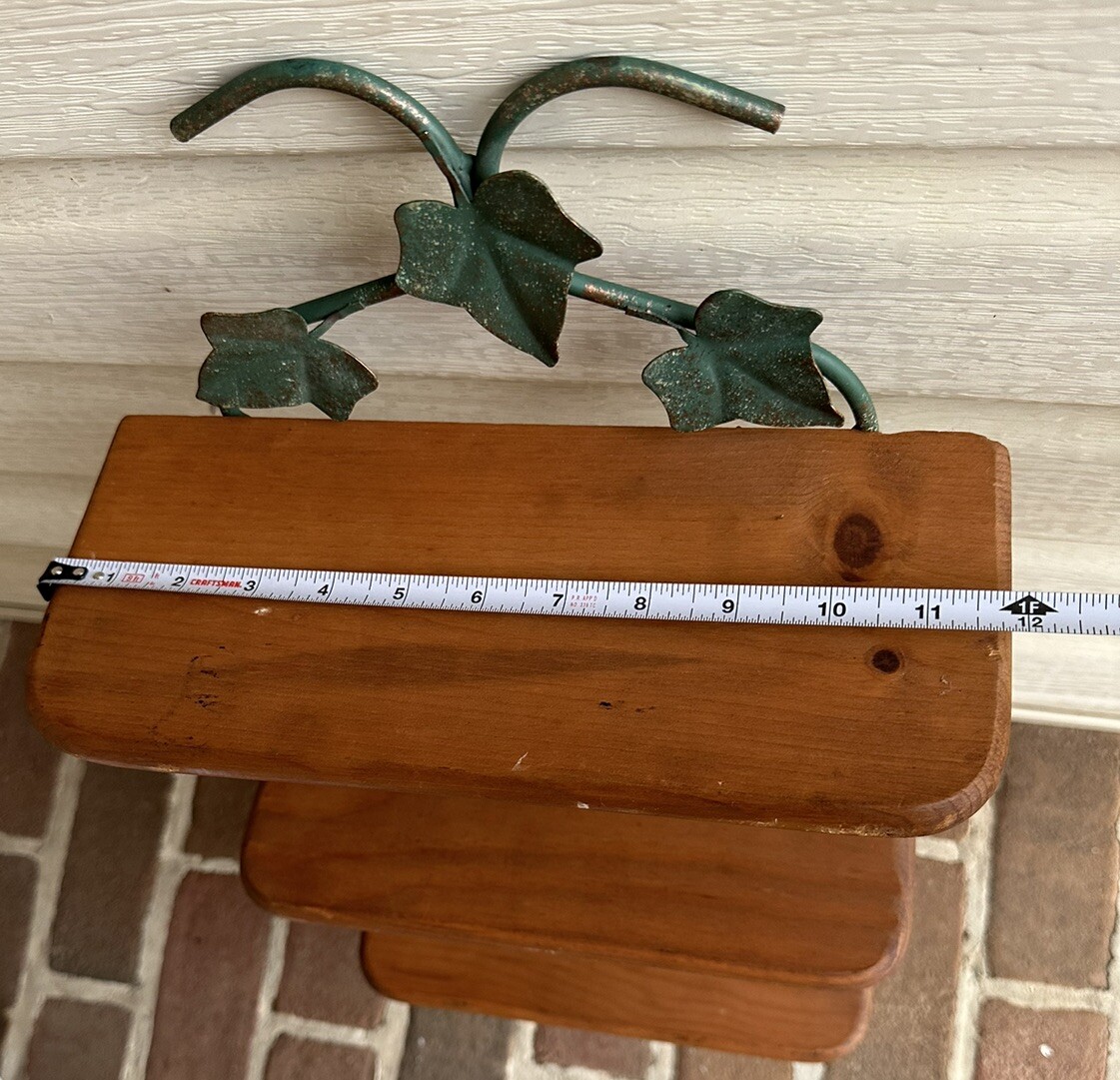 IVY WALL HANGING HOME DECOR METAL W/GOLD ACCENTS + SOLID WOOD BASE