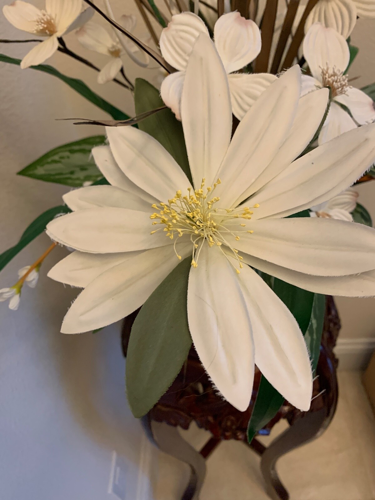 Floral Arrangement Epiphyllum Dogwood Silk flowers Tabl Centerpiece Ceramic Vase