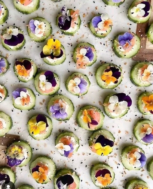FRESH EDIBLE /GARNISH FLOWERS Multi Color Violas Free Overnight Ship WEDNESDAYS