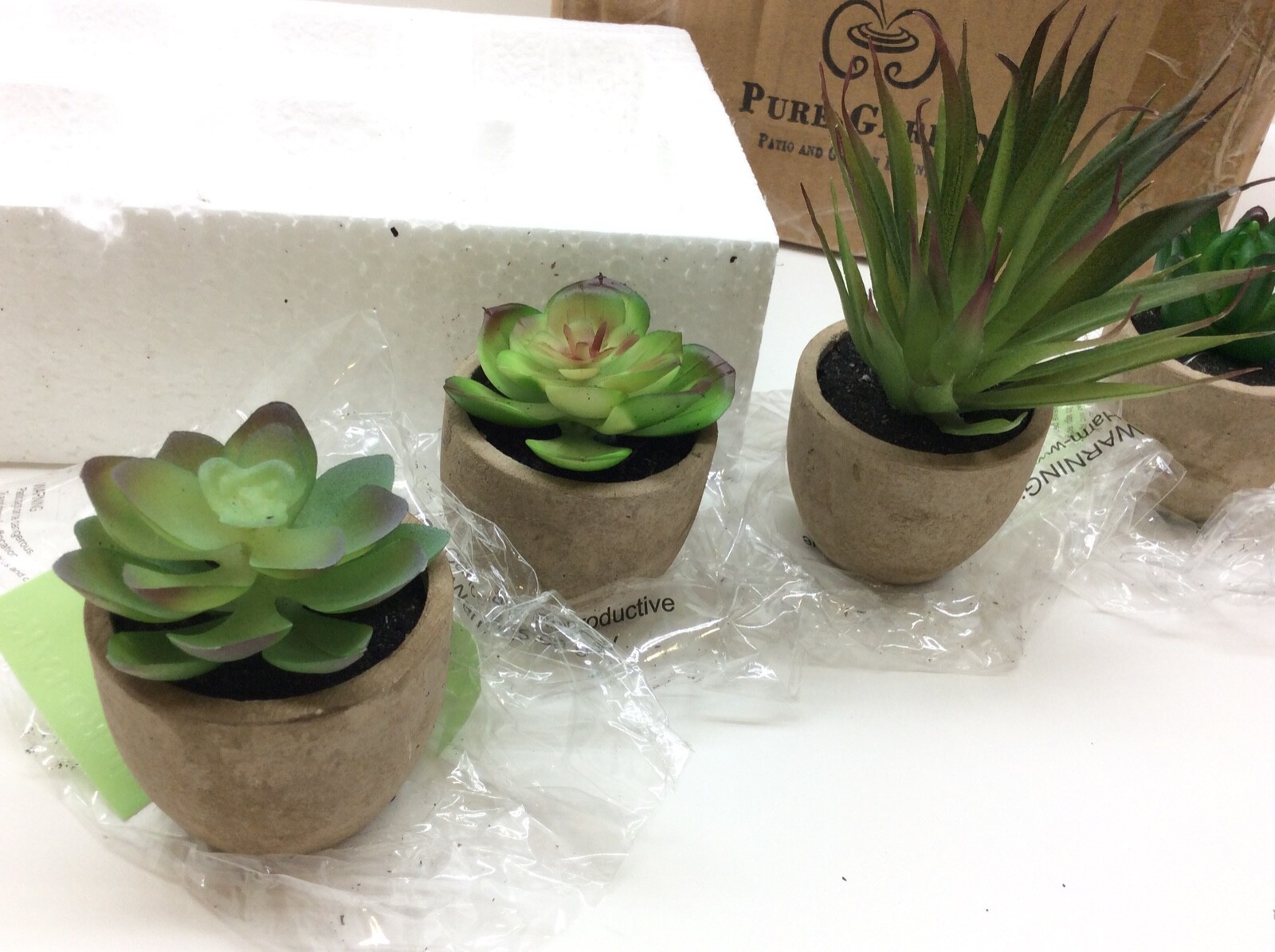 Pure Garden Faux Succulents Set of 5 Assorted Lifelike Plastic Greenery in Stone