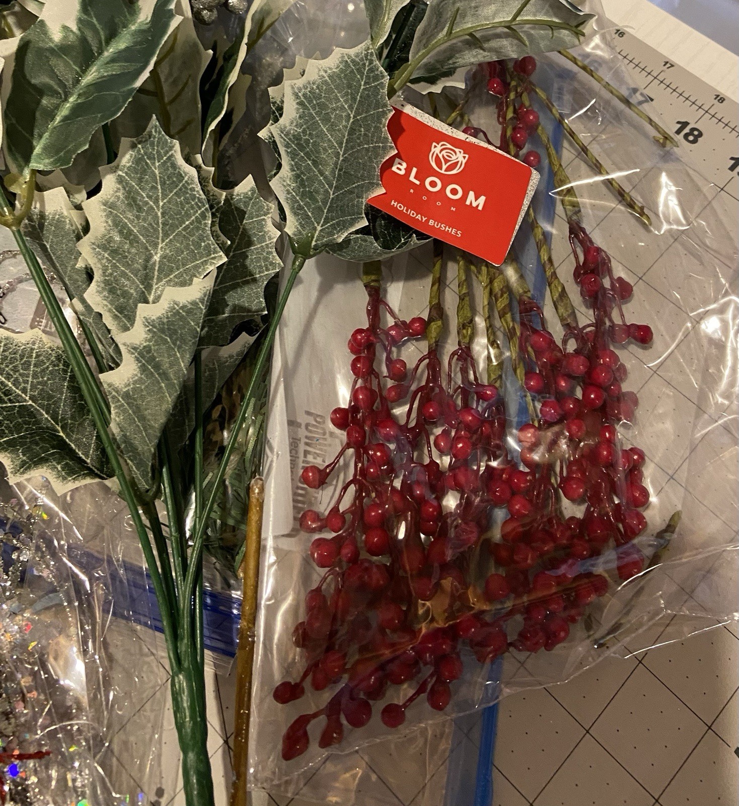 HUGE LOT OF FLORAL STEMS&PICKS FOR THE HOLIDAY SEASON-WREATH MAKING-DECORATING