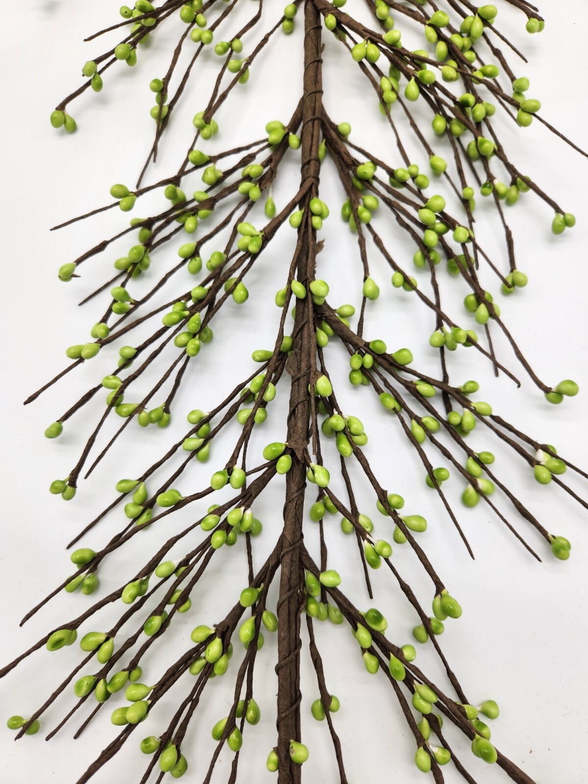 EV-C2 Pip Berry Garland in Green Color