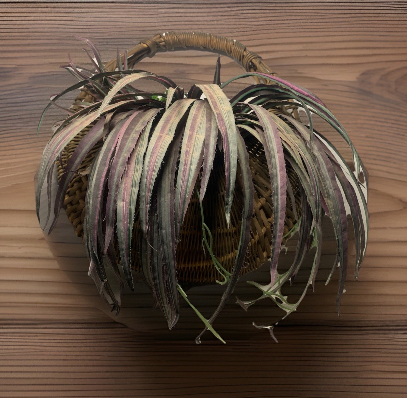 Faux Silk Purple/Green Airplane Plant w/Gold Round Basket Home Decor Arts/Crafts