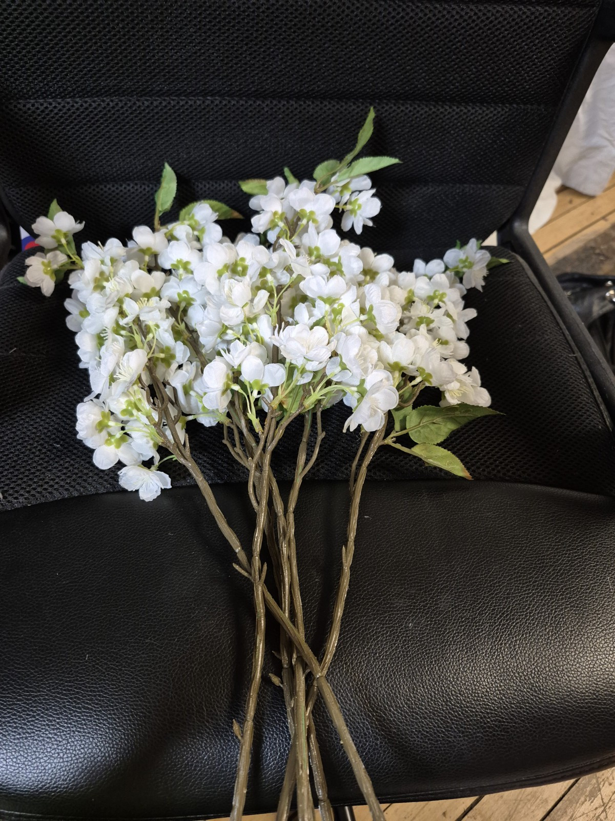 Sumn Boutique Cherry Blossom Flowers Dolcier 6pc WHITE Cherry Blossoms 20″