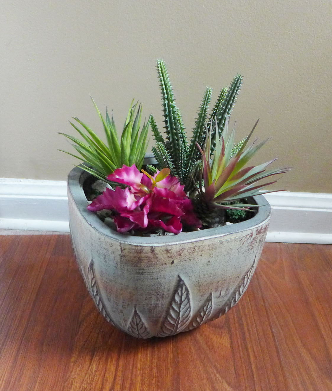 Mix Artificial Grass Set of 4 Plastic Succulents Cactus Red Plants