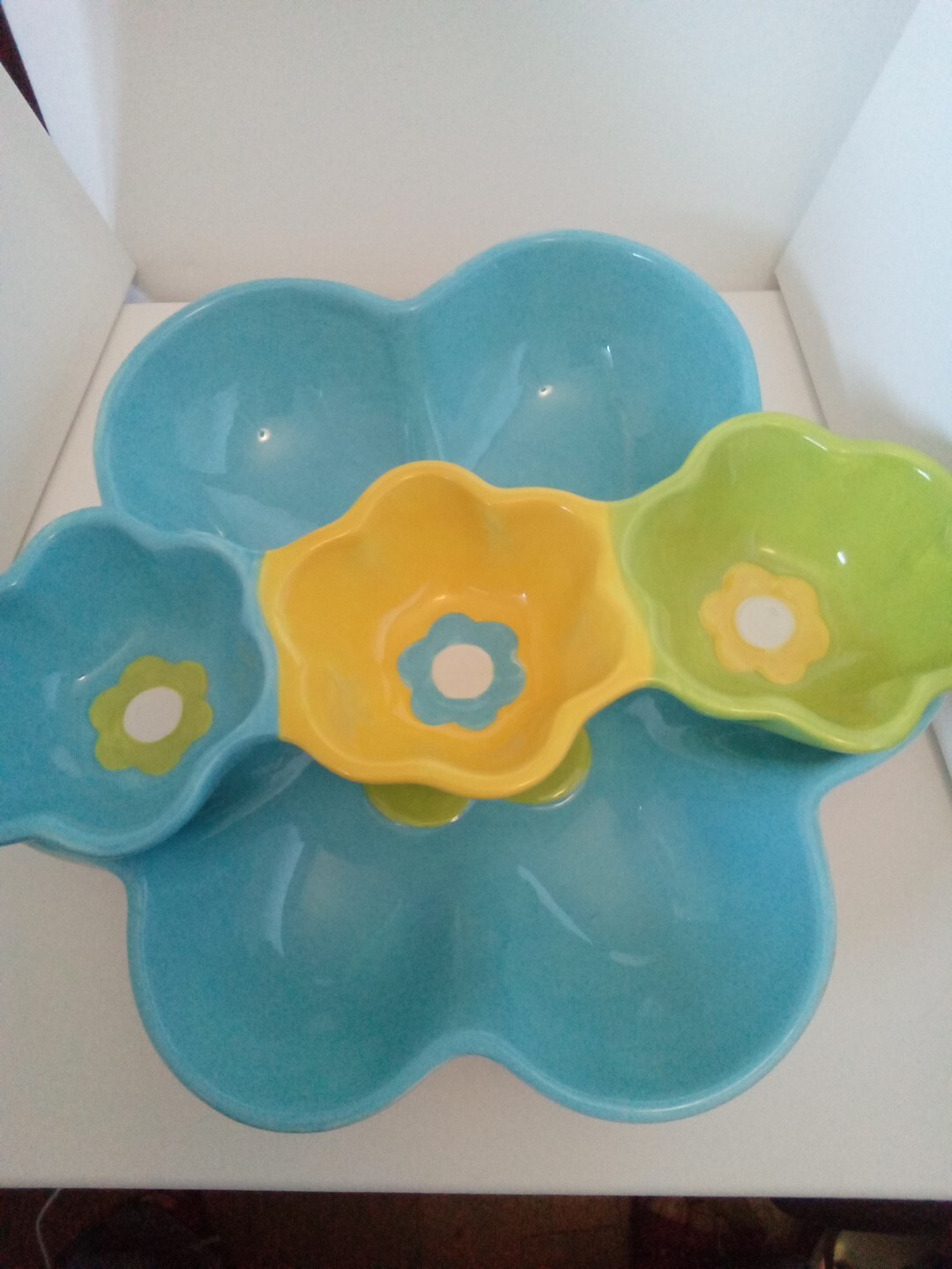Flower Chip Tray Condiments 3 Bowls Yellow, Green, Blue, White BIG Serving Bowl