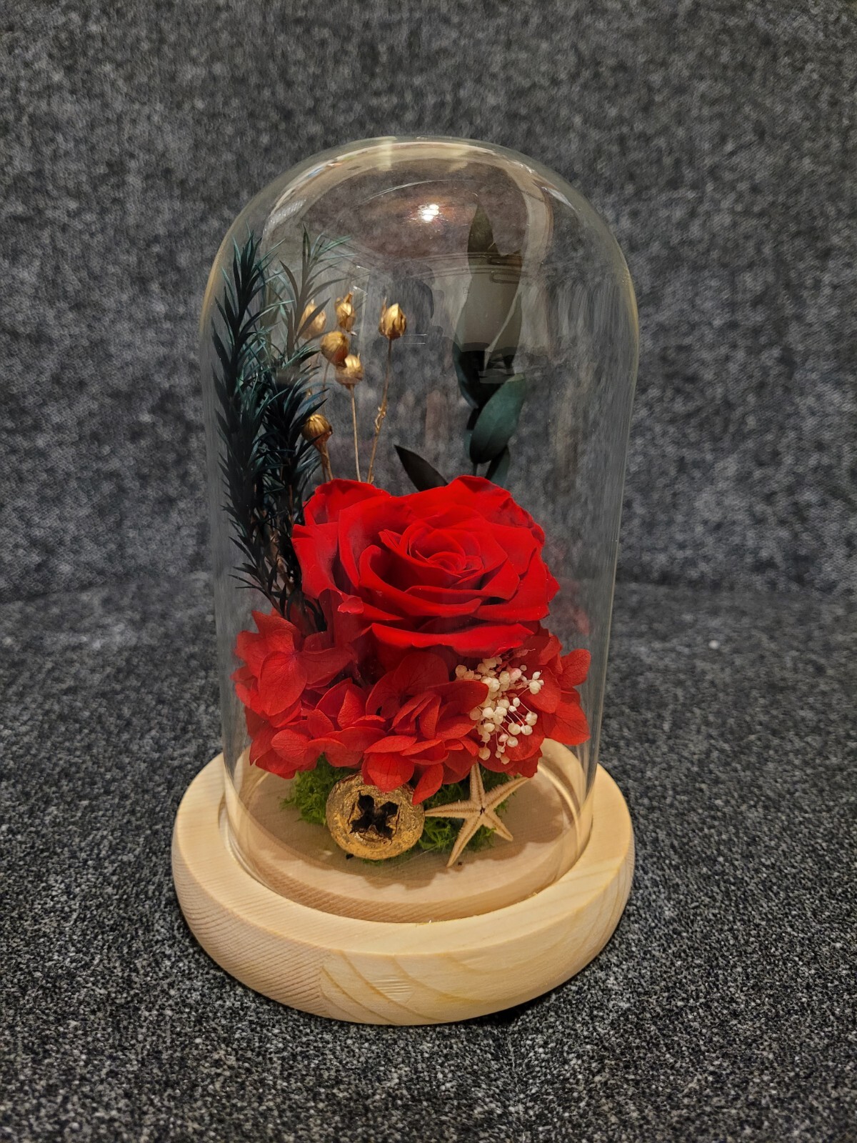 Flower Decoration Glass Cover Wooden Base Valentine’s Day Gift for Girlfriend’