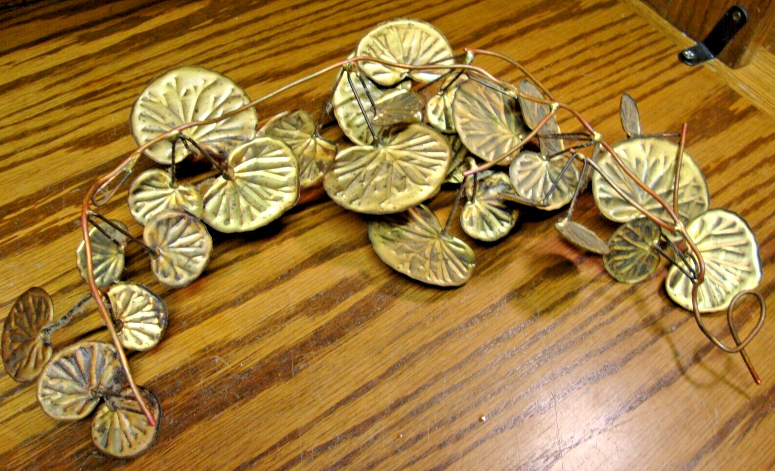 Gold Tone Metal Wall Decor Vintage~Vine w/Leaves~Accent Piece 20″ Length 210