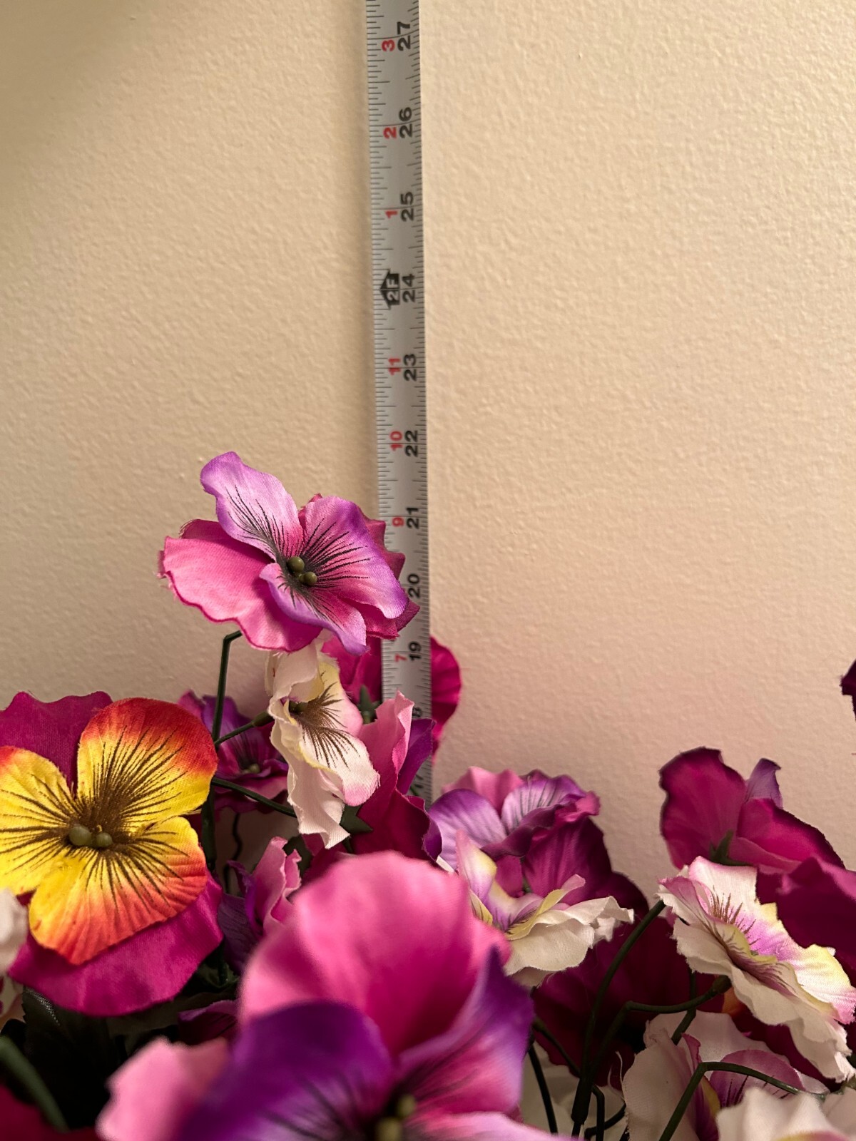Gorgeous Artificial Silk Flower & Glass Vase Arrangement 22″ Tall x 20-1/2″ Wide
