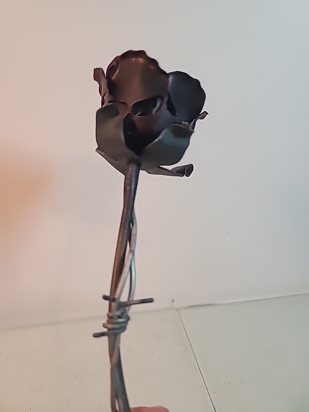 Steel & Barbed Wire Red Rose Skull Petals – Gothic Decor – Full Bloom Excellent