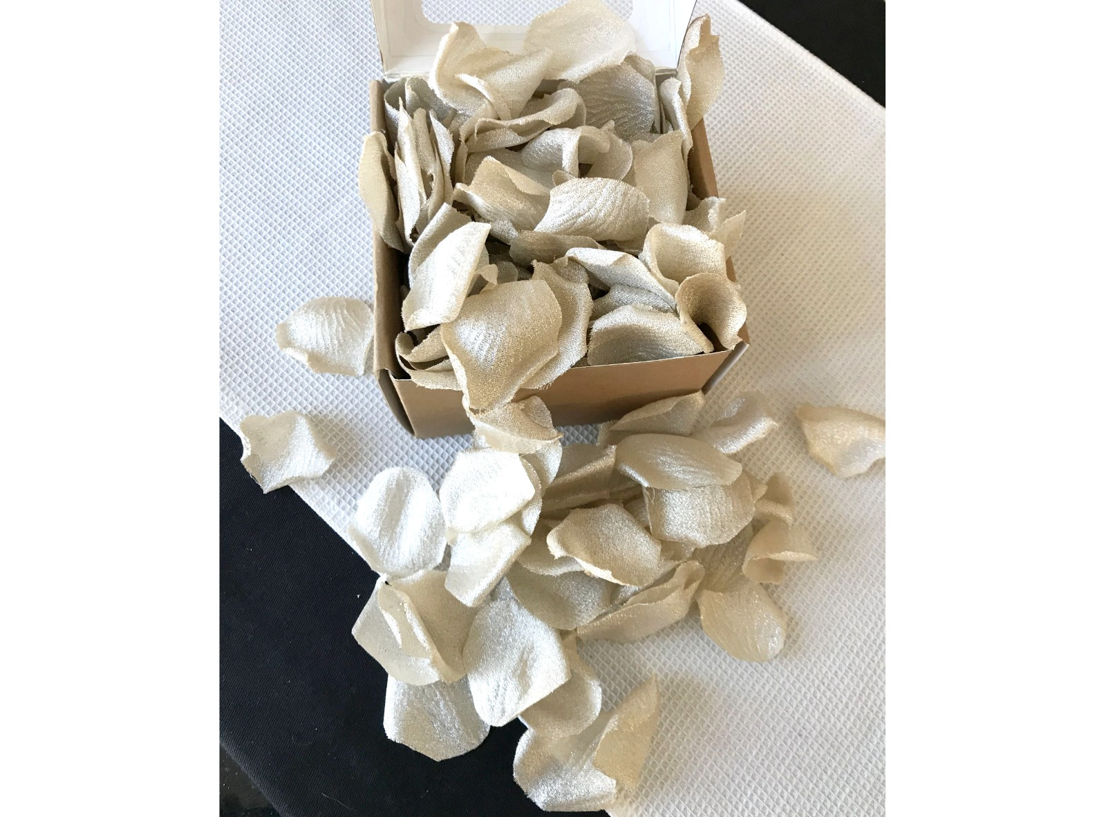 TINGE TIME Silk Light Gold Rose Petals for Wedding, Flower Girl, 200-215 pcs