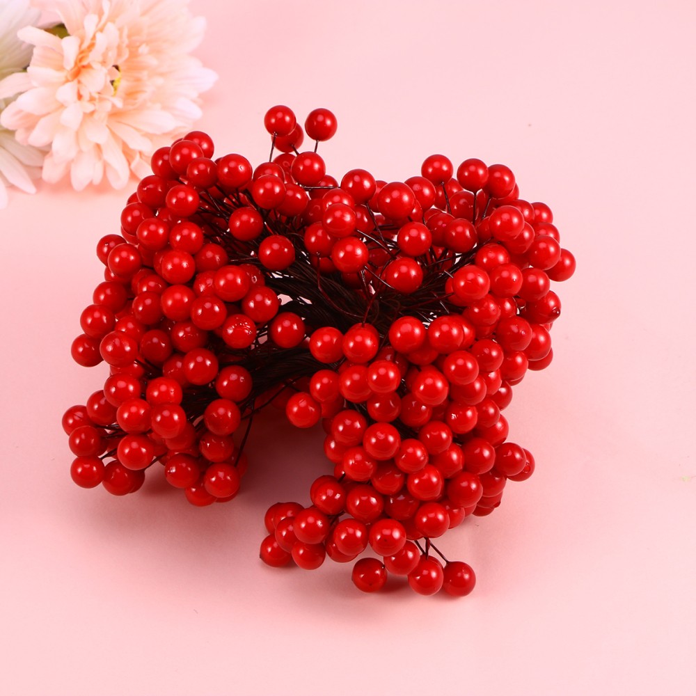 400Pcs Stimulation Berries Red for Holiday Arrangements and Wreaths