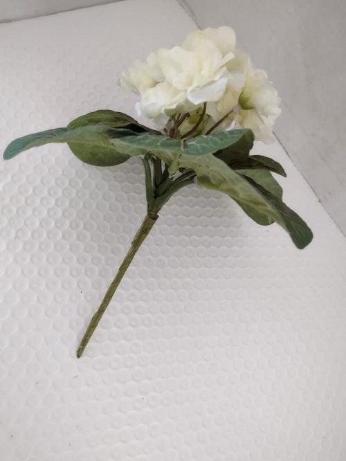 8″ ARTIFICIAL Semi-Miniature African Violet – no pot.