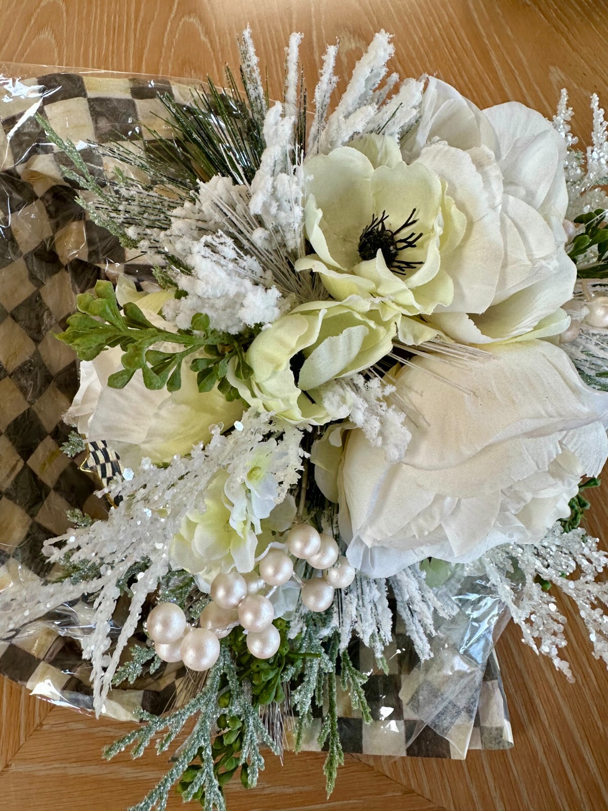 Lrg Winter White MacKenzie Childs Rose Bouquet Courtly Checks Cello Wrap w/ Tag