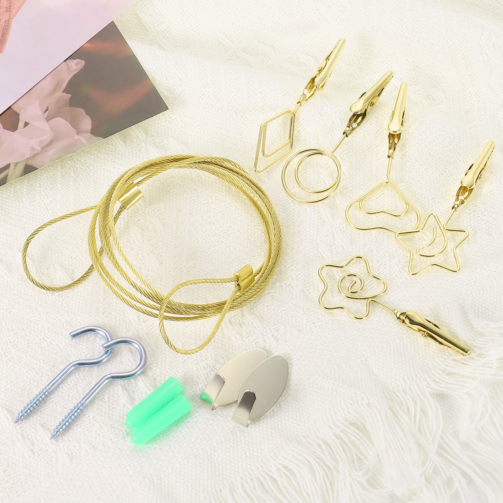 5Ft Wall Hanging Photo Display Cable Wire Rod with 10 Star Shaped Clips, Gold