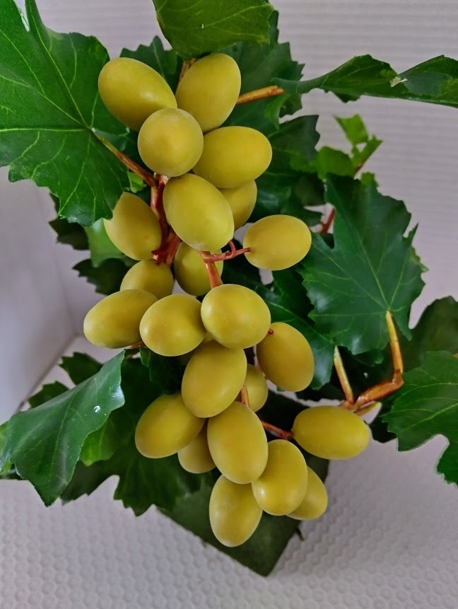 Artificial grape vine tree