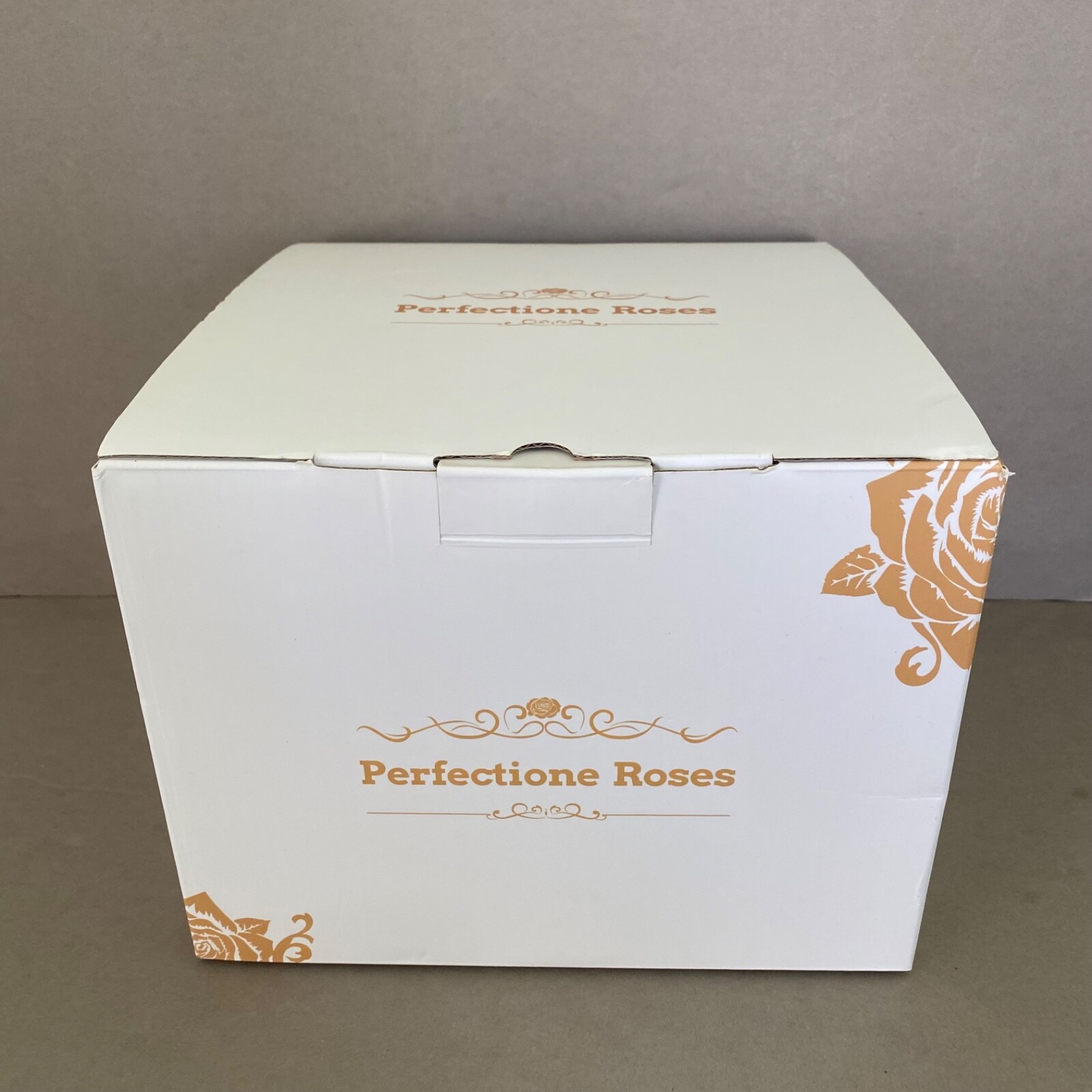 NIB Perfectione 27 Preserved Real Red Roses in Round Box ~ Lasts 3-5 Years