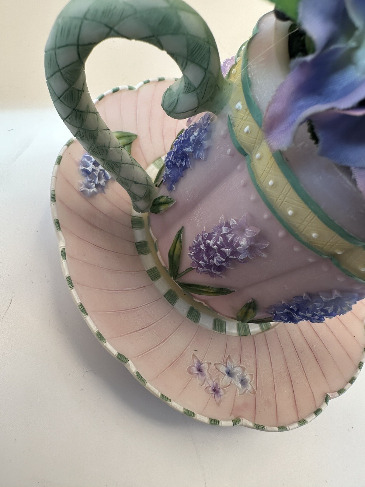 Set of 2 Resin Teacups Mug with Faux Flowers A Richesco Corp CottageCore Decor