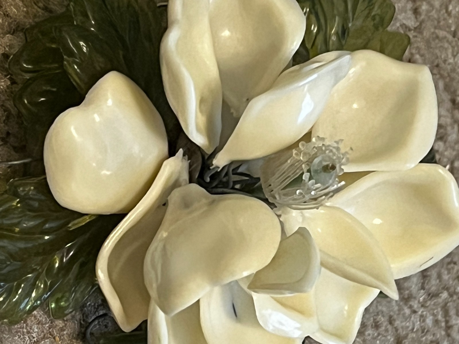 🌼VNTG 1960s LUCITE MAGNOLIA STEM • WHITE PETALS & GREEN LEAVES • WIRE‑WRAPPED