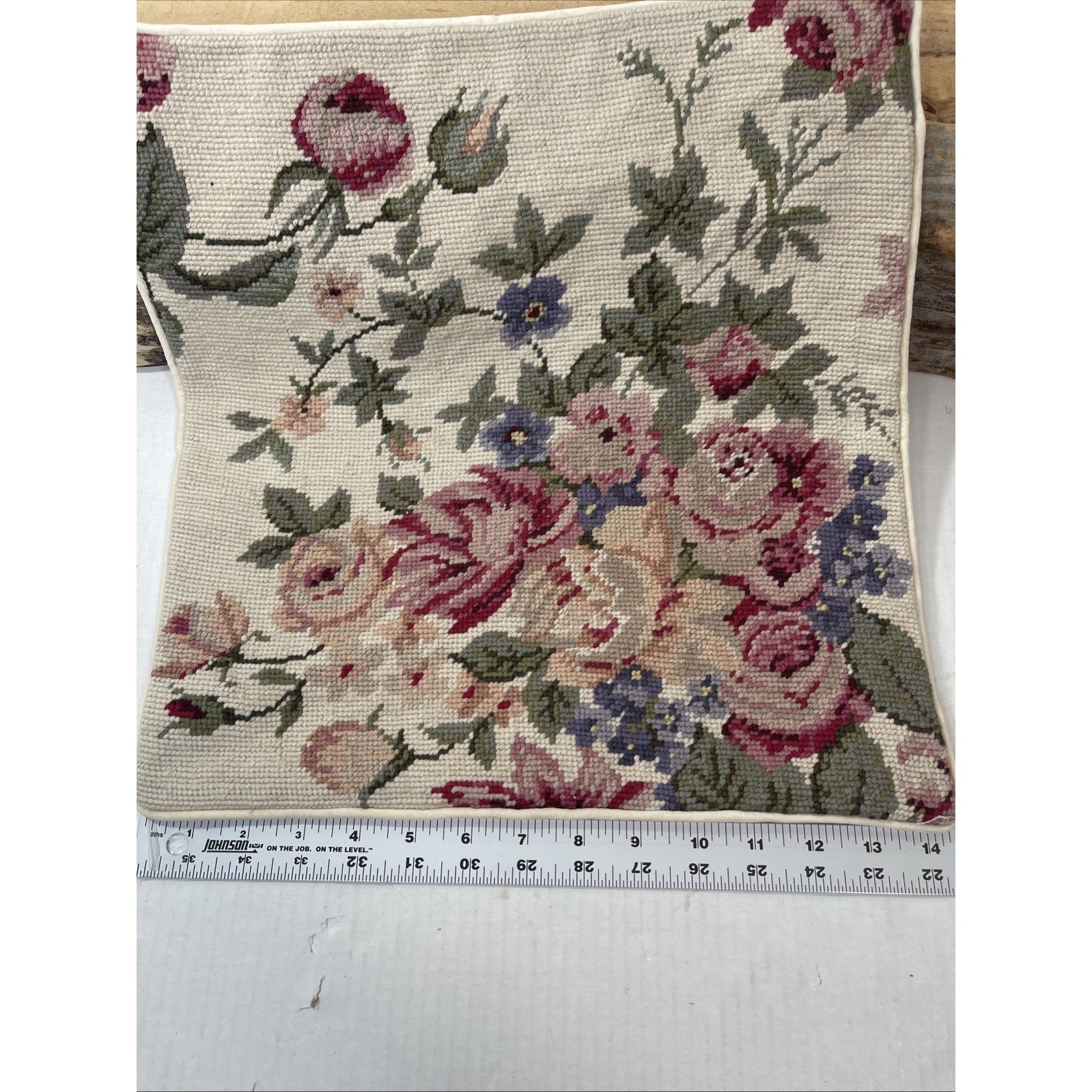 NEW Needlepoint Pillow Cover Floral Pink/Green Multi Roses 15″ Cream Velvet Zip