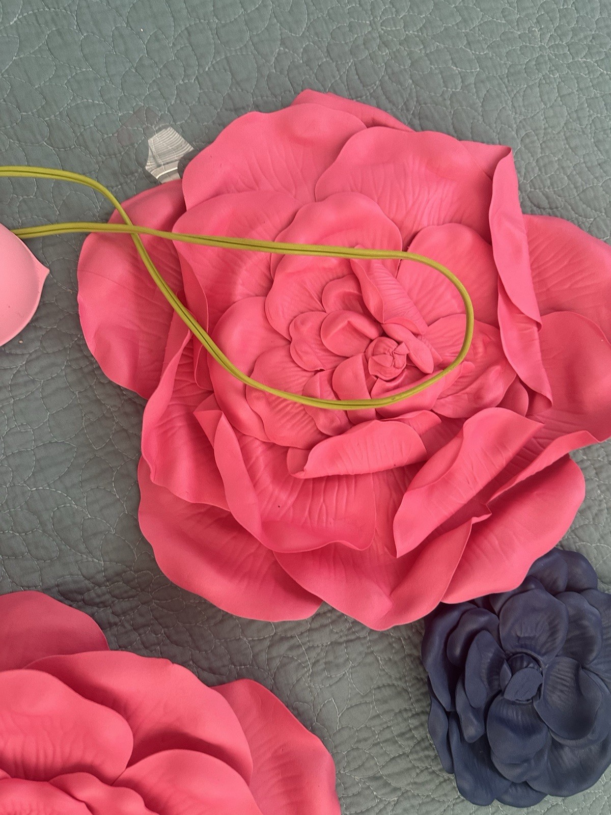 Artificial Pink & Blue Rose Flower Heads Plastic Wall Decor Set