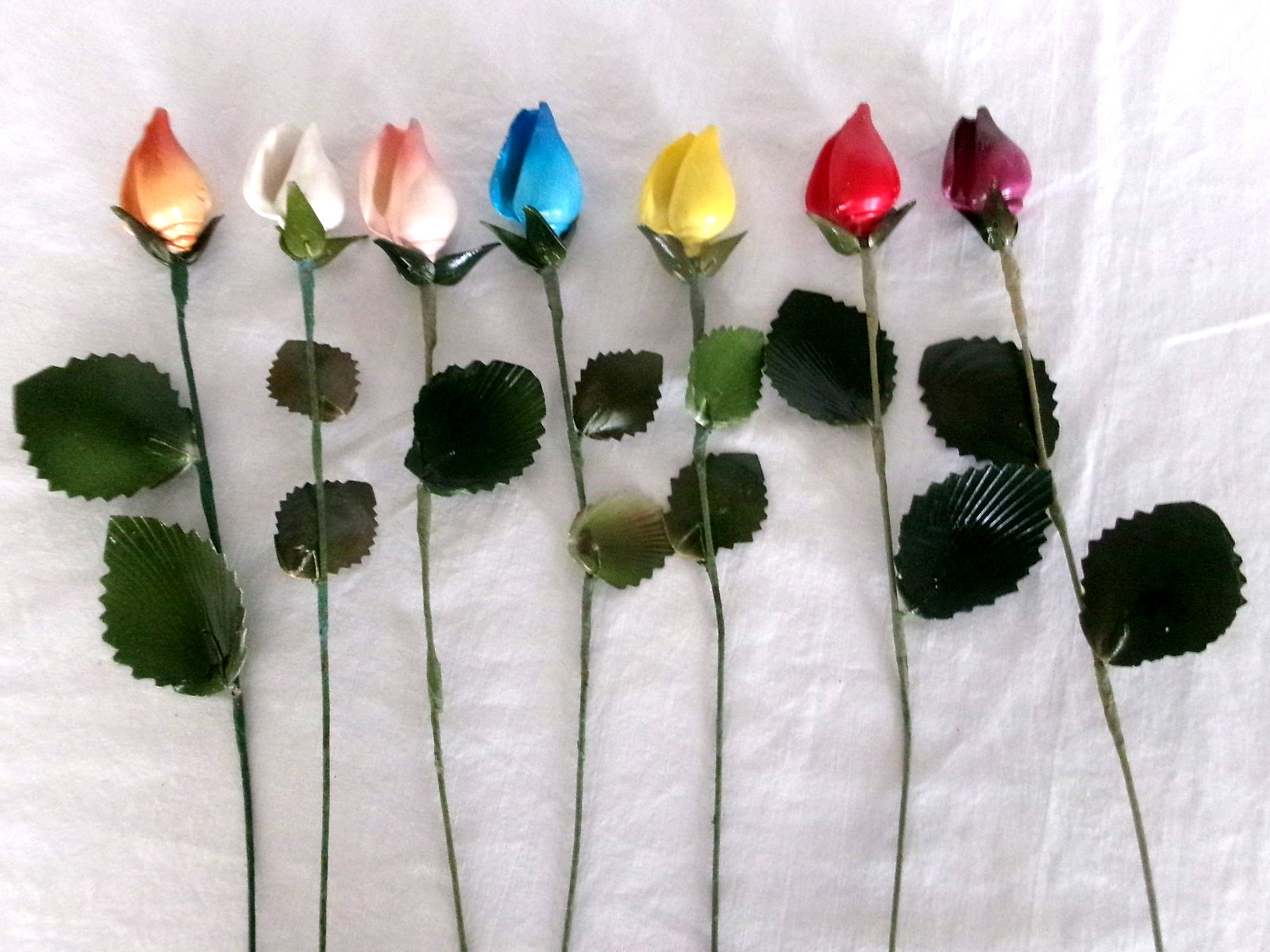 7 Multicolor Vintage SEASHELL ROSE BUD FLOWERS – 18″ Long