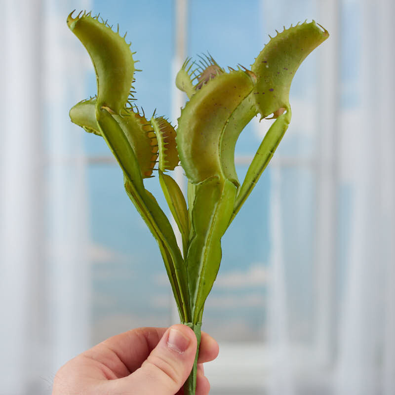 4 Artificial 9″ Vinyl Venus Flytrap Plants for Florals, Crafting and Decor