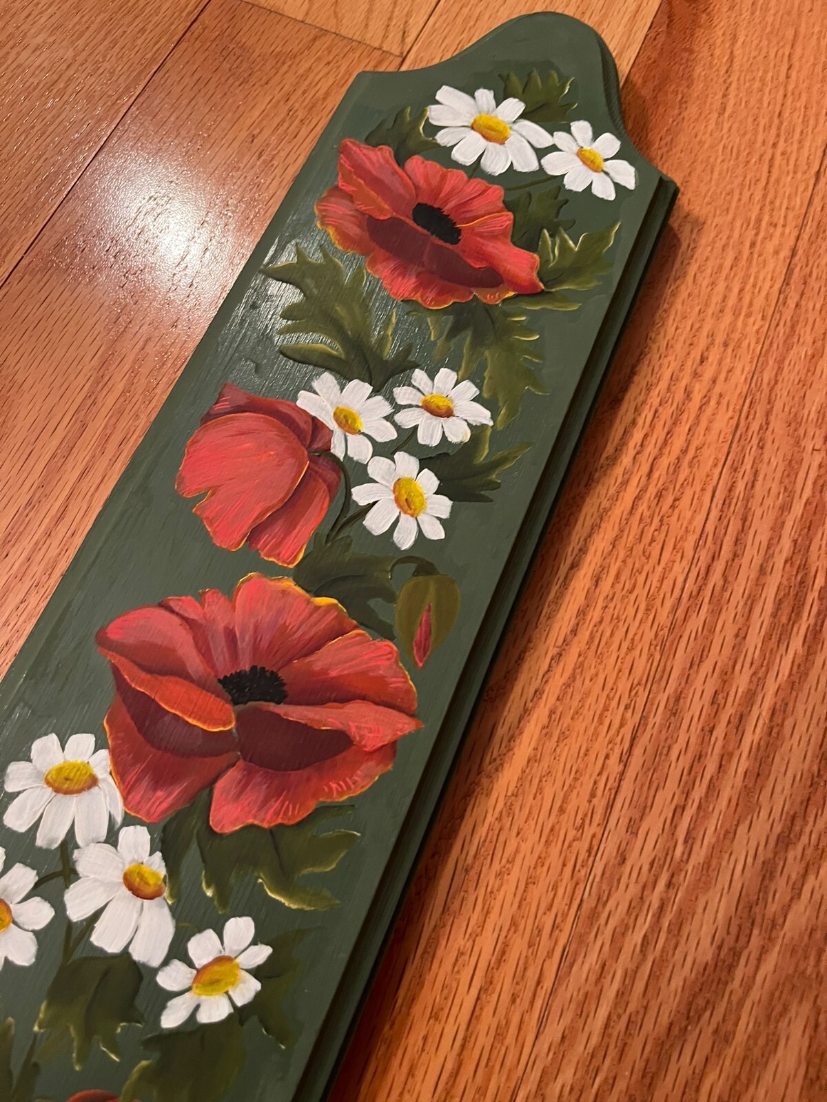 Cutting board shaped Wall decoration Green with red poppy seed flowers 5 x 24.5