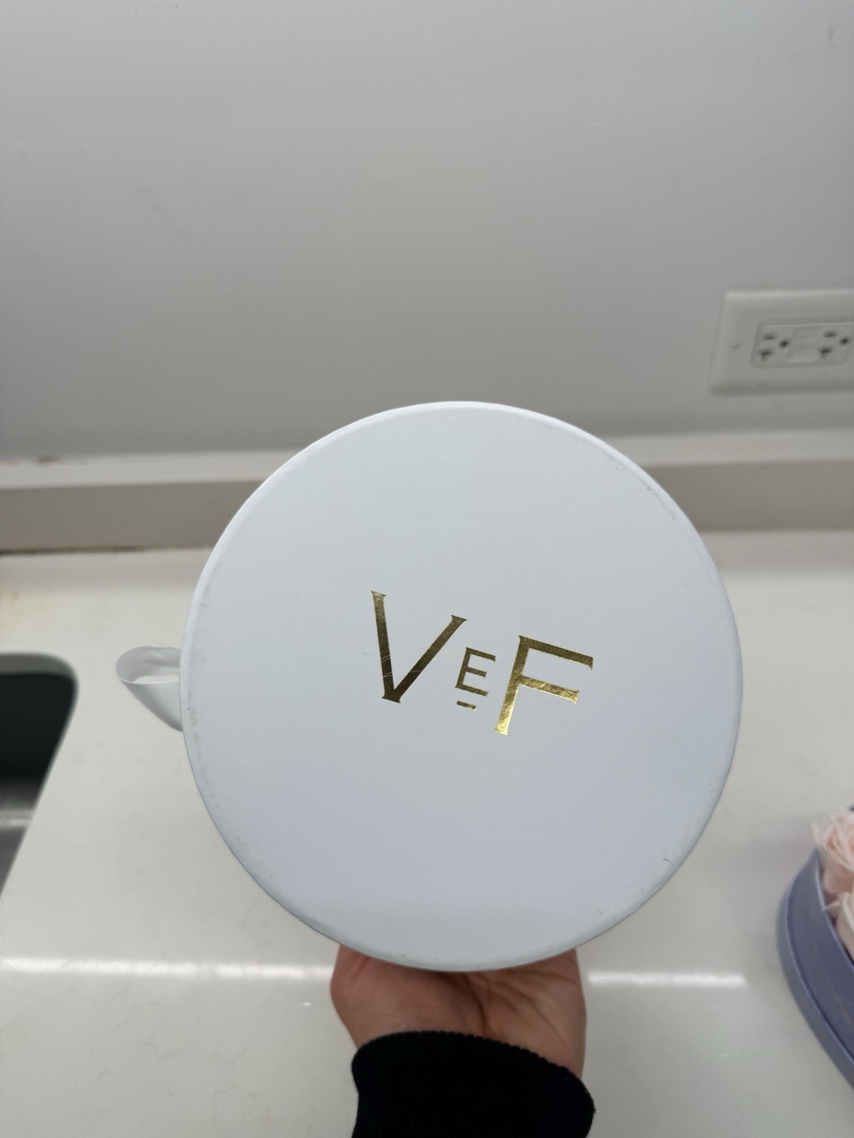 Venus et fleur Round white&gold box 15 Eternity Rose Papaya color