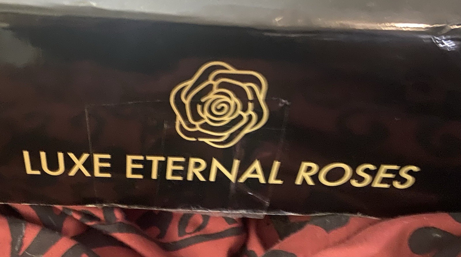 Luxe Eternal Red Roses Set