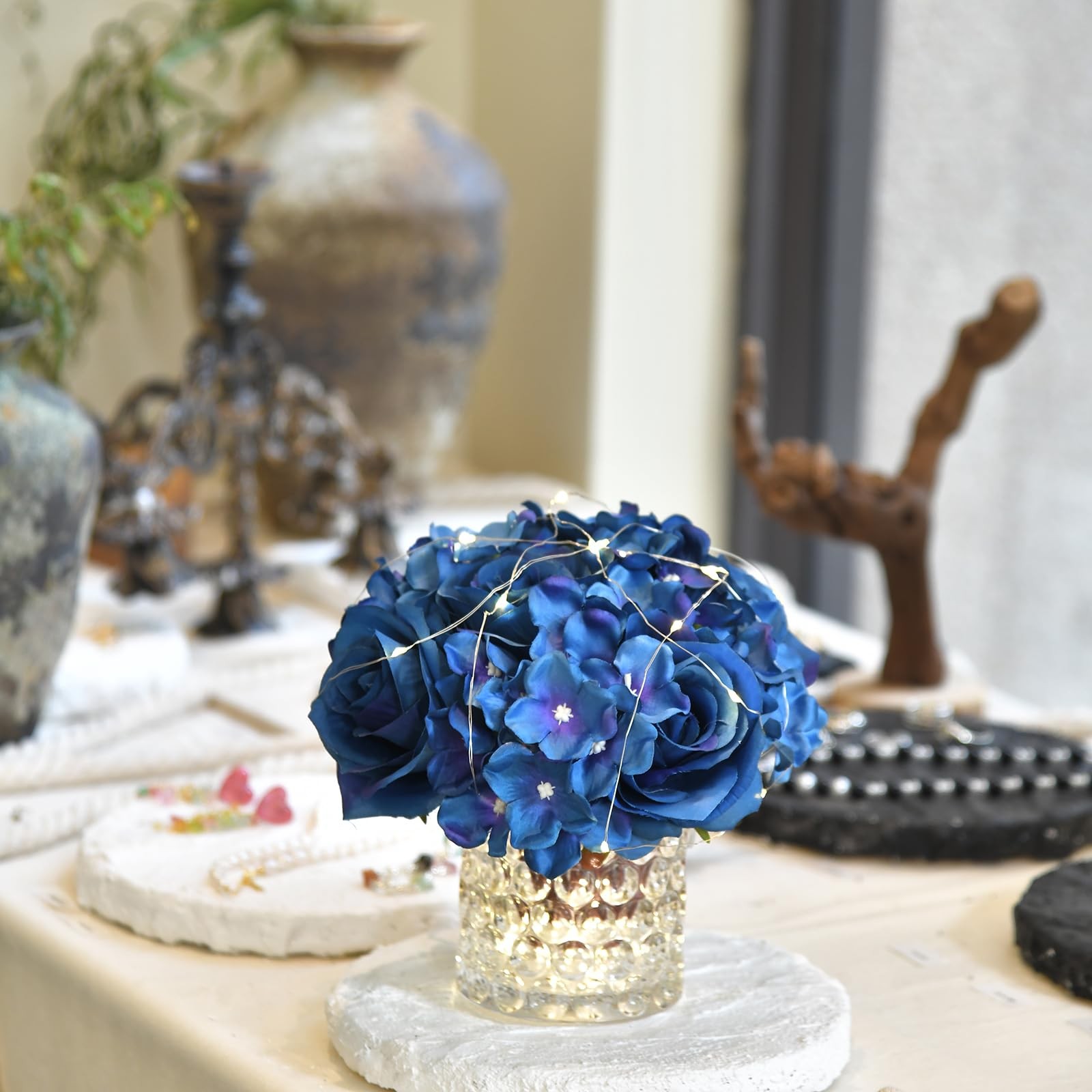 Rose Silk Flower Arrangement Artificial Vivid Rose in Glass Vase with LED Lig…