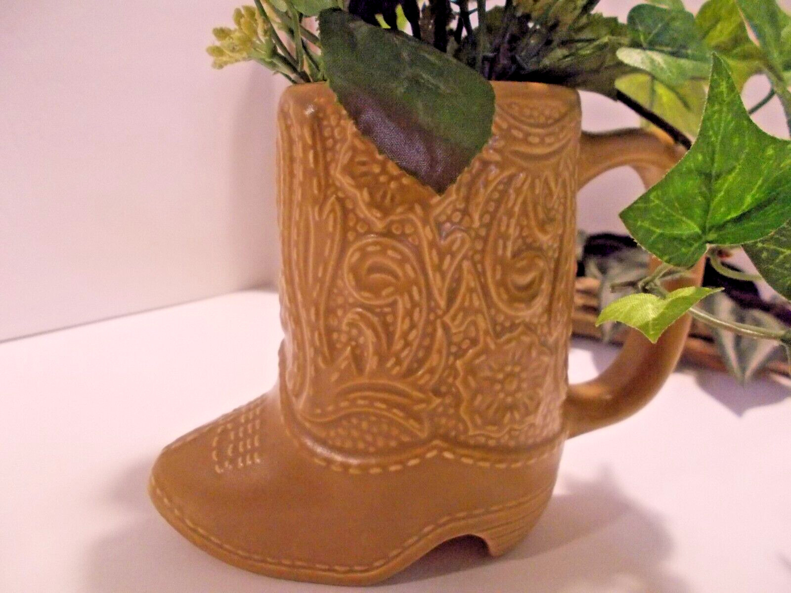 Western Cowboy Boot Cup with Handmade Denim Rose Arrangement – Upcycled Decor