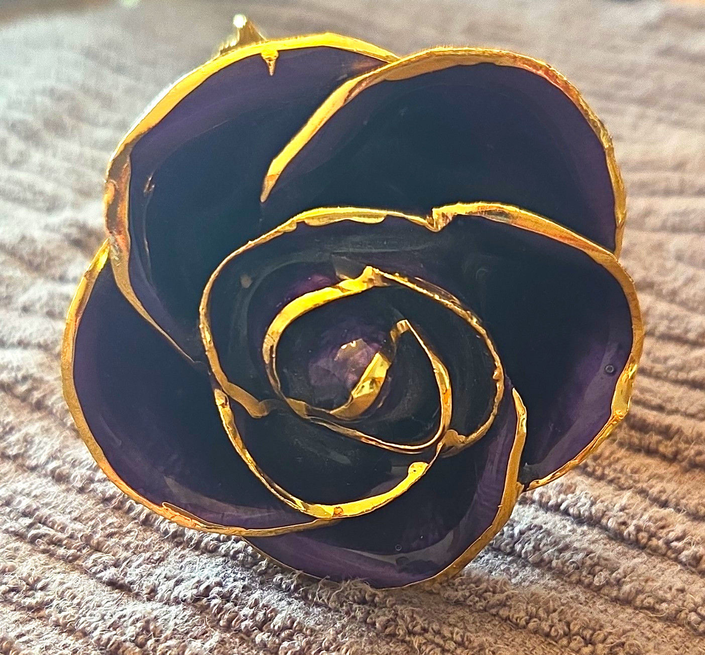 I Hate Steven Singer Purple Rose Metal Flower Stem with Green Leaves, Gold Tone