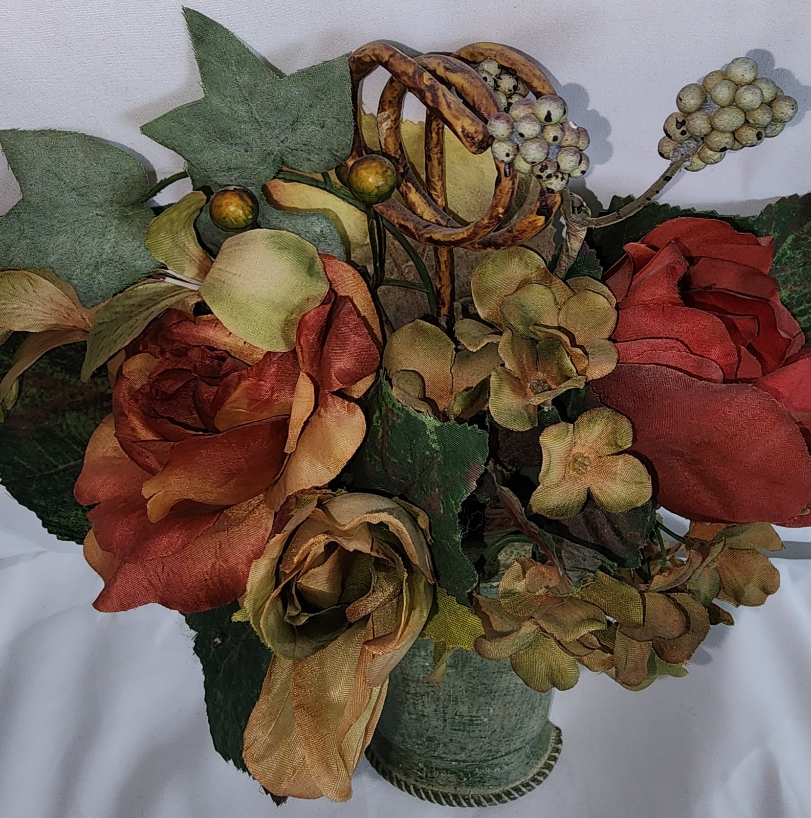 Hydrangea Rose Ivy Berries Bouquet Floral Green Pot Cottagecore Wall Hanging 12″